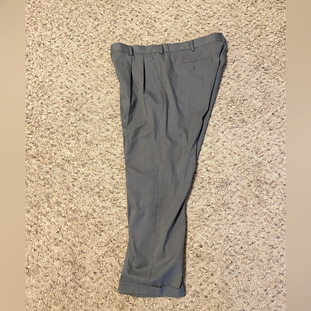 Men’s Van Heusen Traveler style dress pant